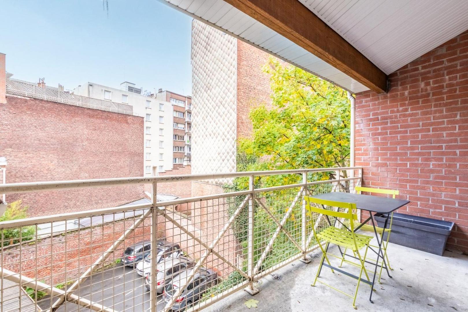 3 Bedroom With Parking & Balconies Apartment *