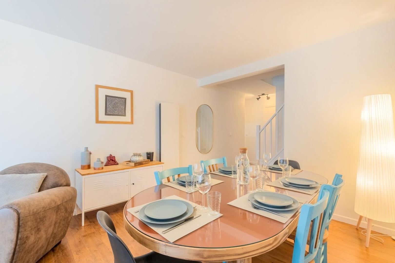 3 Bedroom With Parking & Balconies Apartment La Madeleine (Nord)