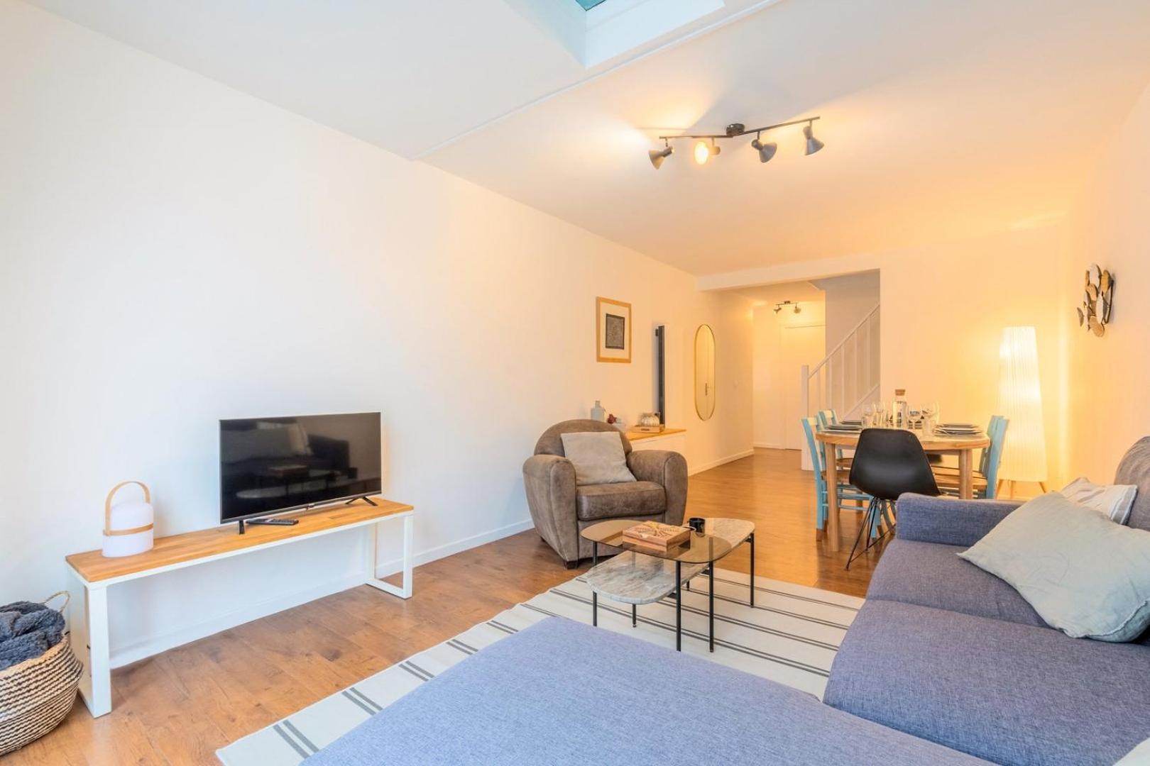 3 Bedroom With Parking & Balconies Apartment *