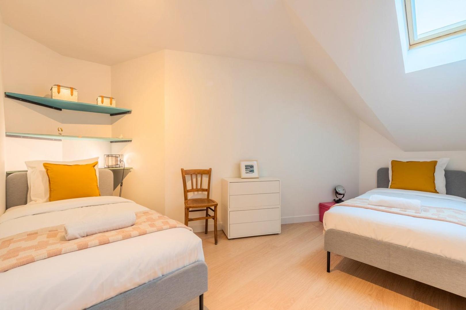 3 Bedroom With Parking & Balconies Apartment La Madeleine (Nord)